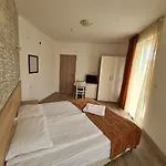 Mida Apartman *